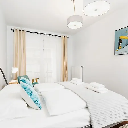 Cracow Slusarska By Renters Apartment *